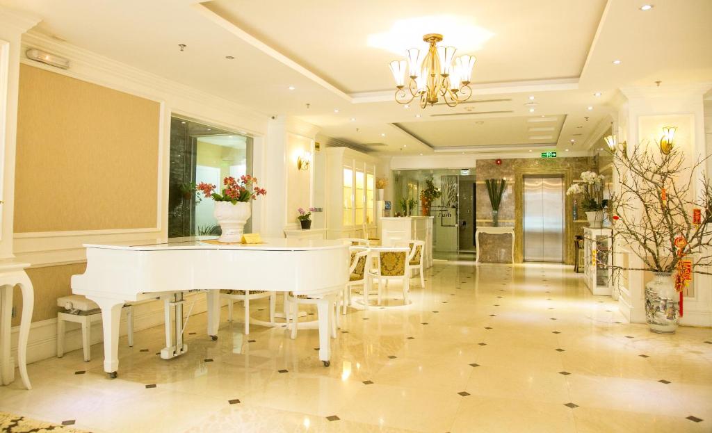 City Bay Palace Hotel